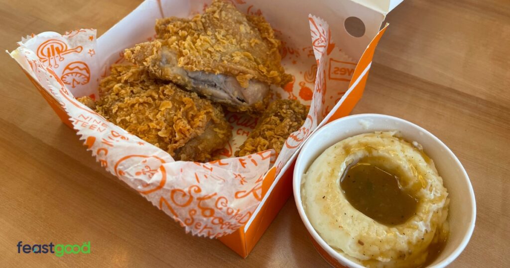 Popeye’s Bulking Meal #3: Three-Piece Chicken Meal With Mashed Potatoes (920 Calories)